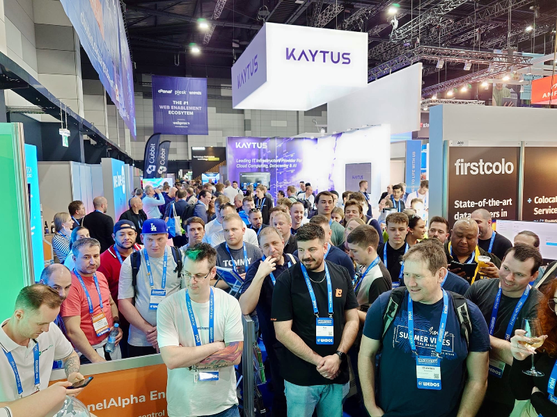 Crowds at PanelAlpha Booth - CloudFest